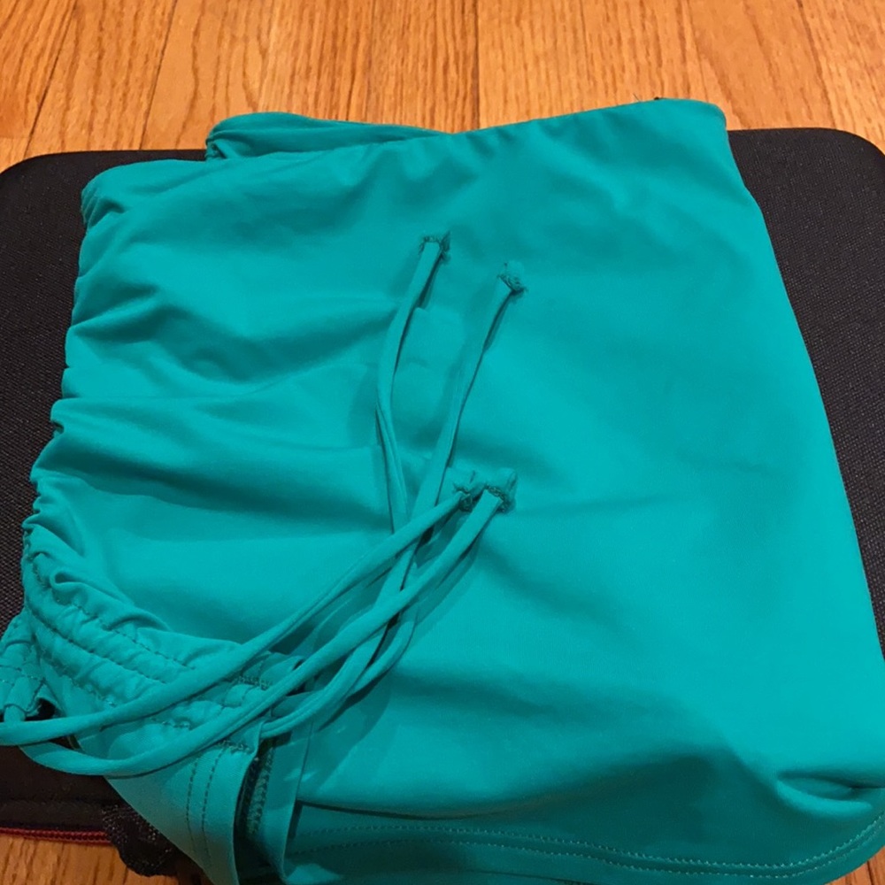 Tommy Bahama skirted bottom - Picture 6 of 8